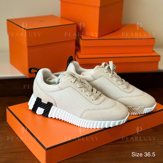 Bouncing sneaker