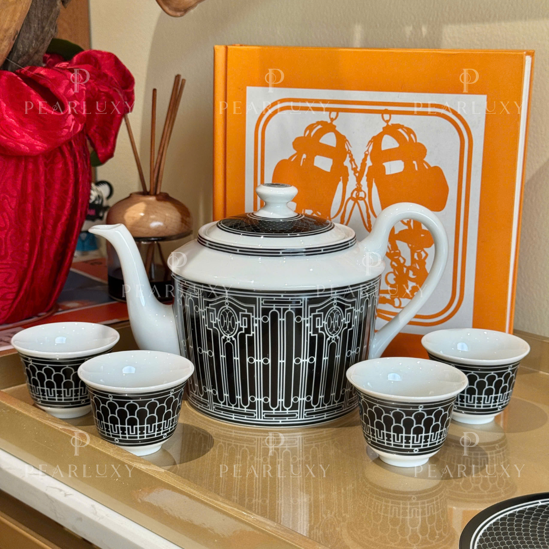 H deco Teapot