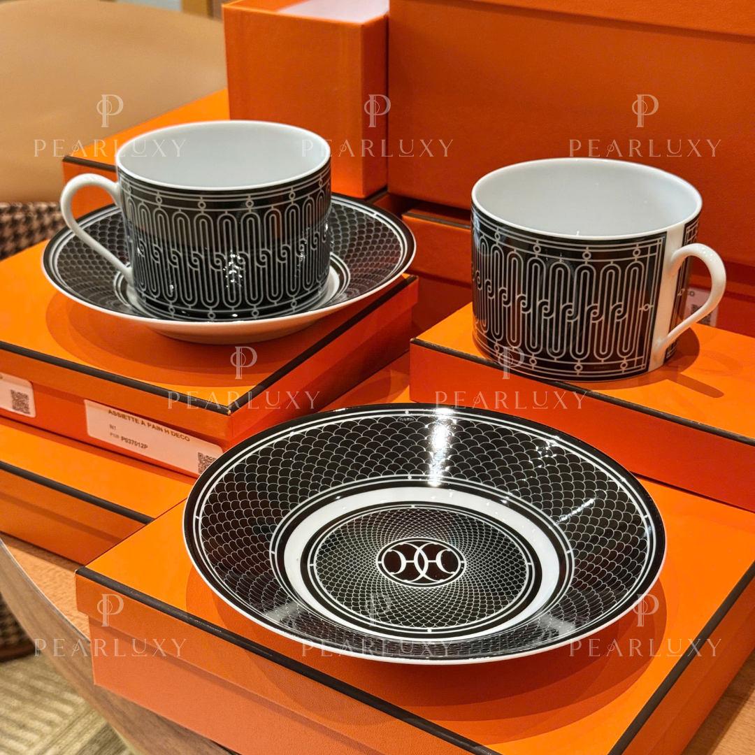 to the product grid H Deco tea cup and saucer - black